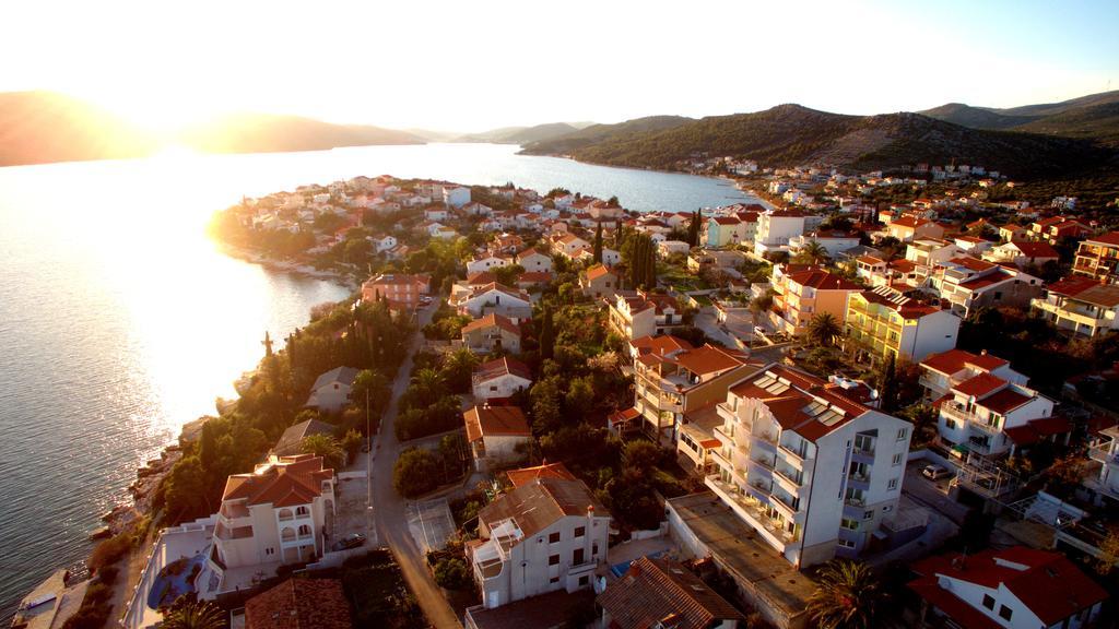 Hotel Viktorija Seget Vranjica Eksteriør bilde