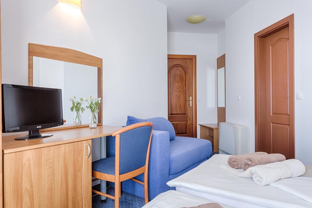 Hotel Viktorija Seget Vranjica Eksteriør bilde