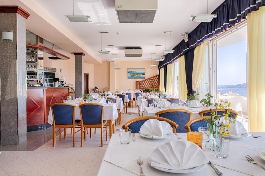 Hotel Viktorija Seget Vranjica Eksteriør bilde