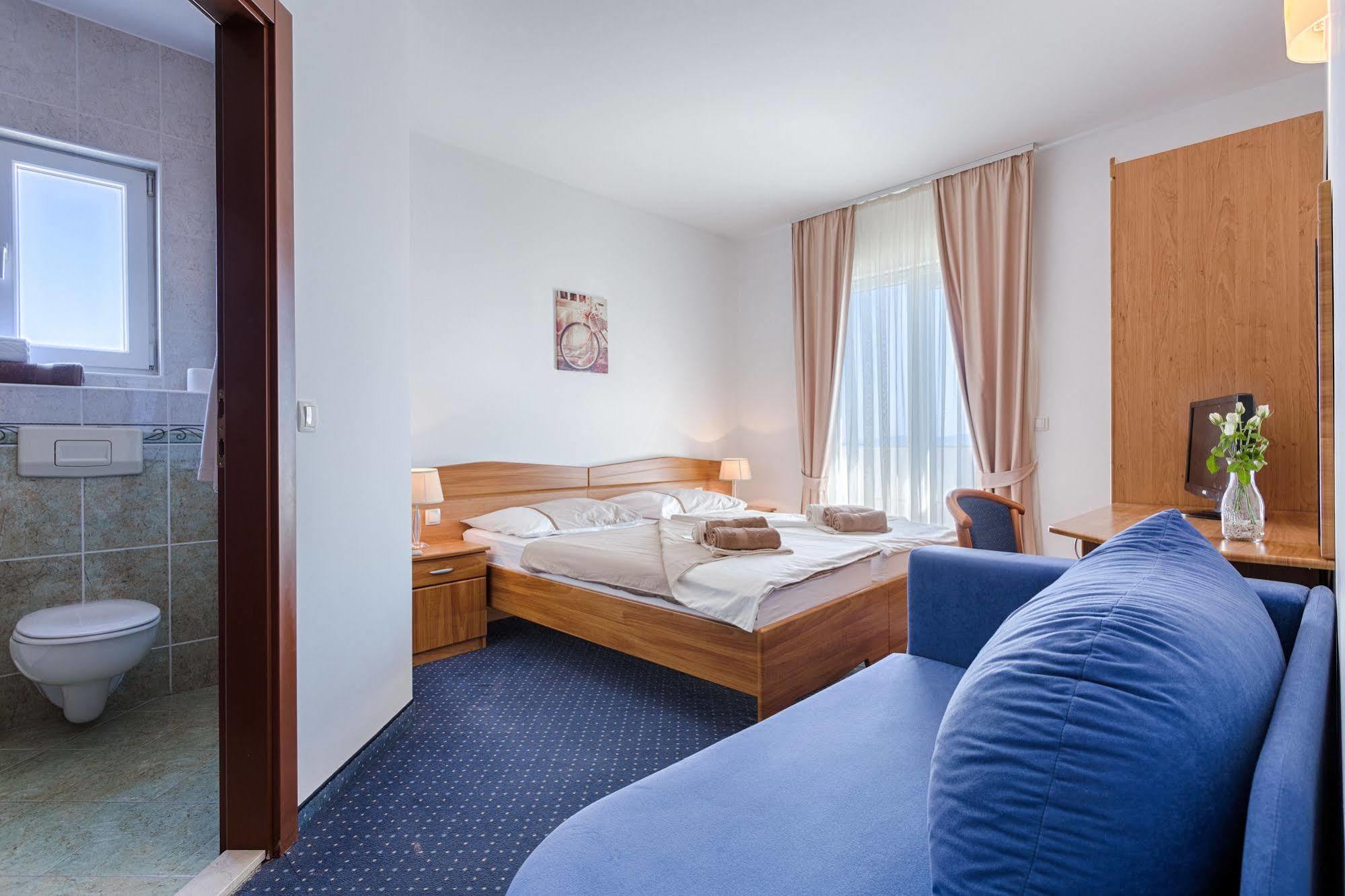 Hotel Viktorija Seget Vranjica Eksteriør bilde