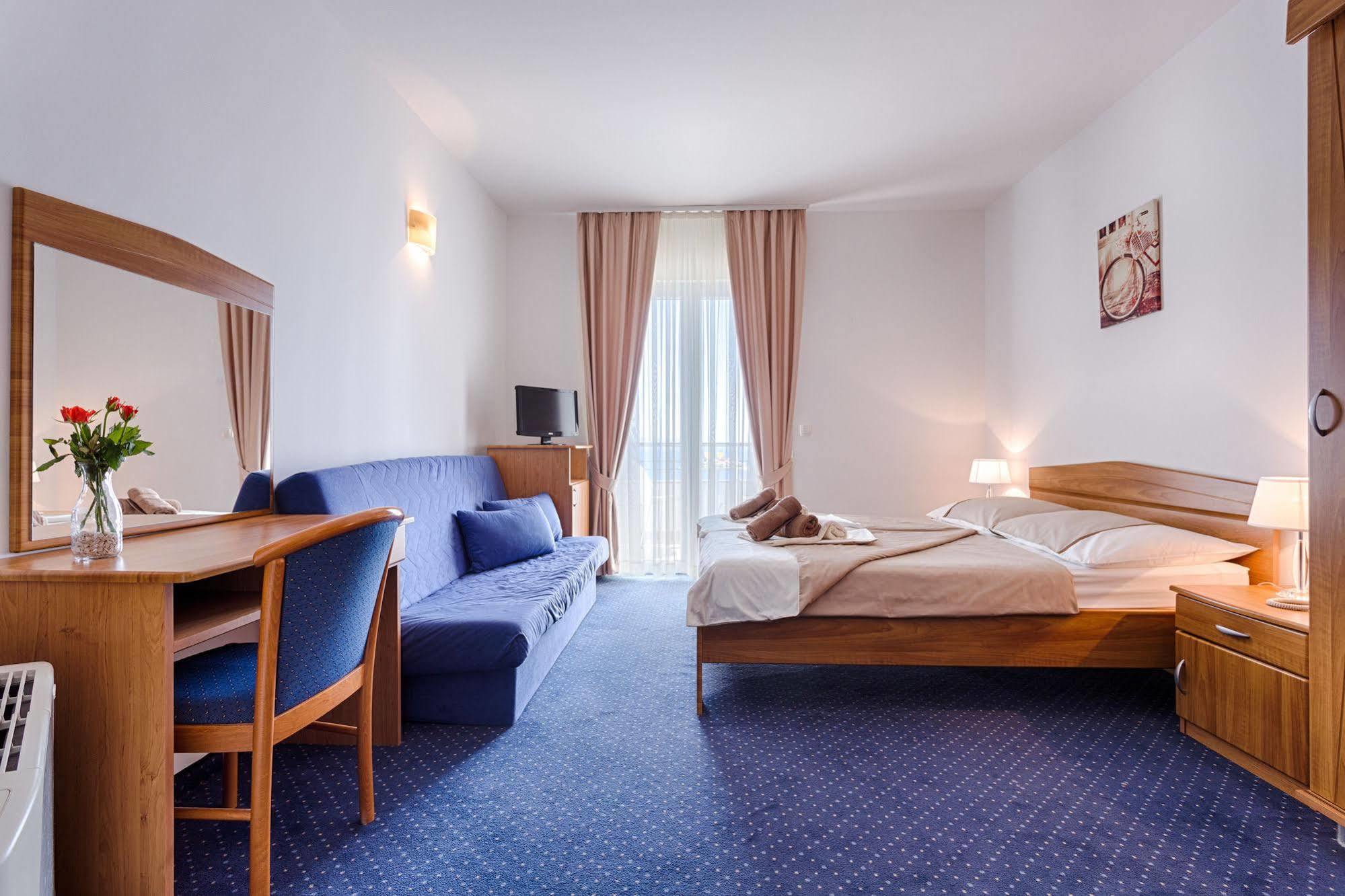 Hotel Viktorija Seget Vranjica Eksteriør bilde